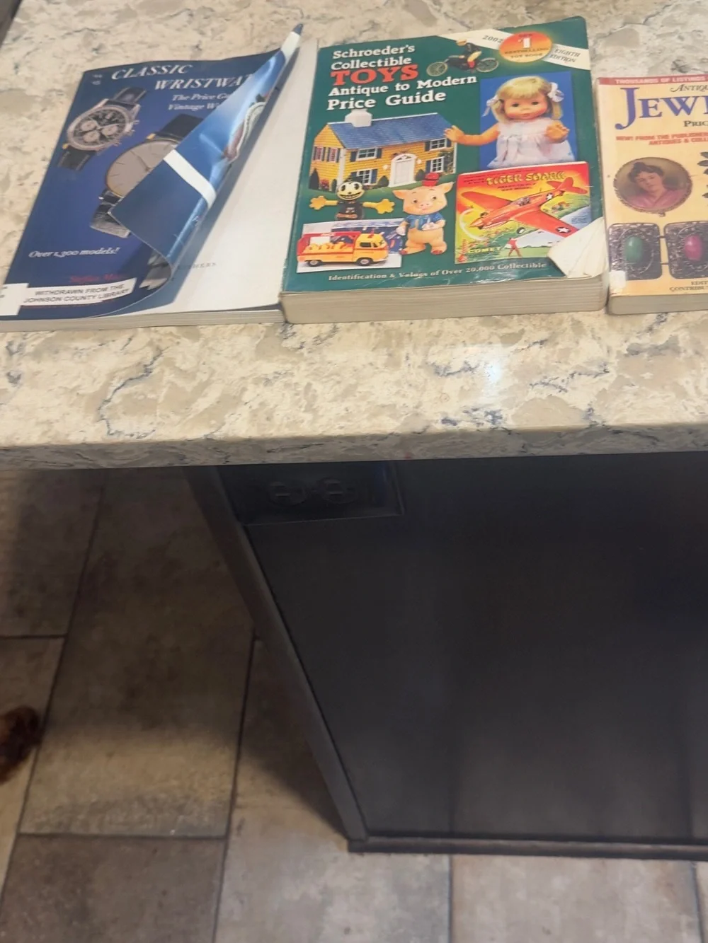 Classic Marble-Look Kitchen Countertop - Cream/Gray price books
